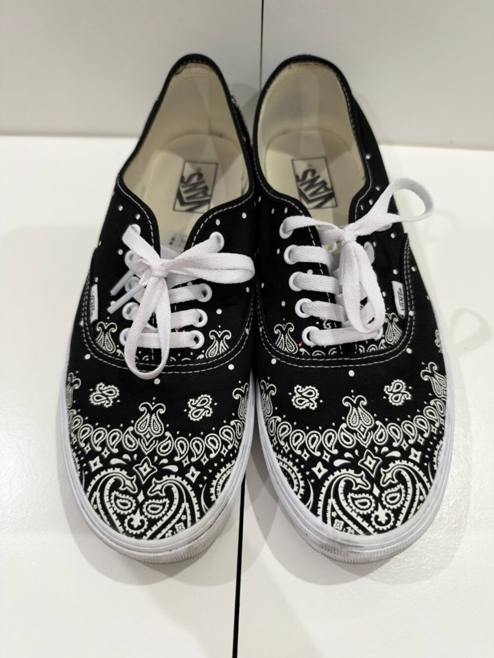 Vans Authentic Bandana Skate Shoe - Black / White sz 12
